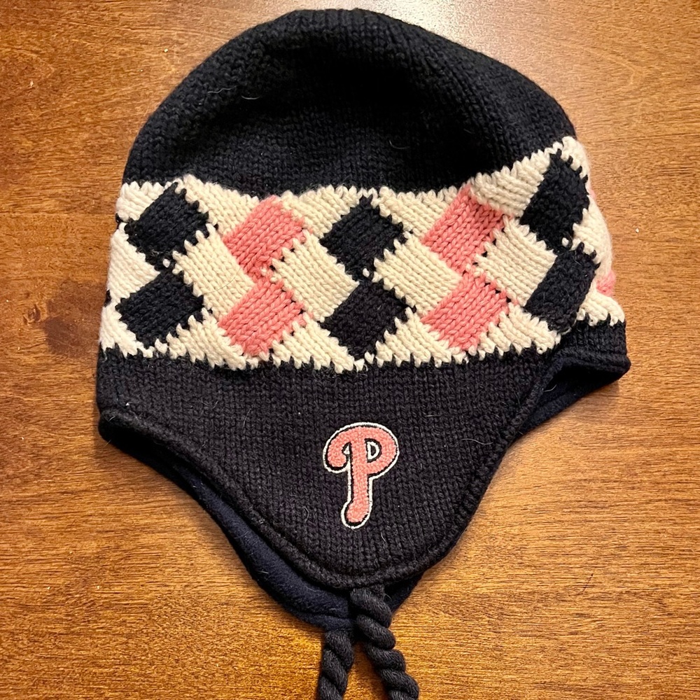 Women’s Winter Philadelphia Phillies hat. Official MLB